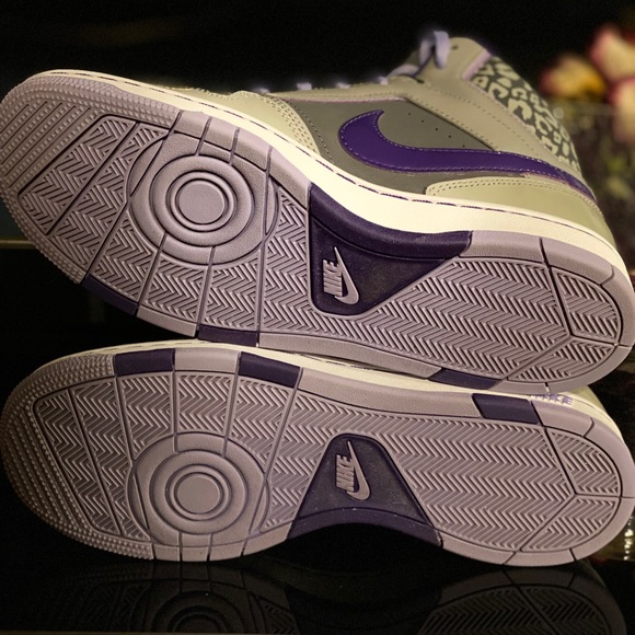 Nike - Picture 4 of 7